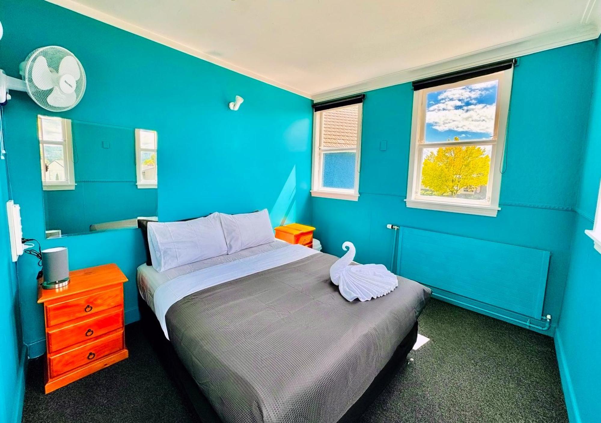 Crashpalace Backpackers Роторуа Экстерьер фото