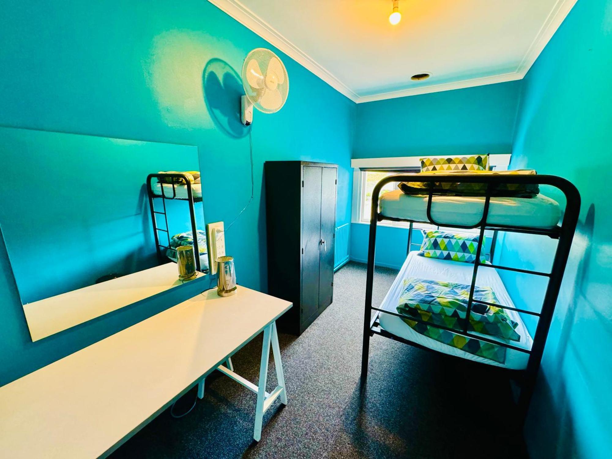 Crashpalace Backpackers Роторуа Экстерьер фото