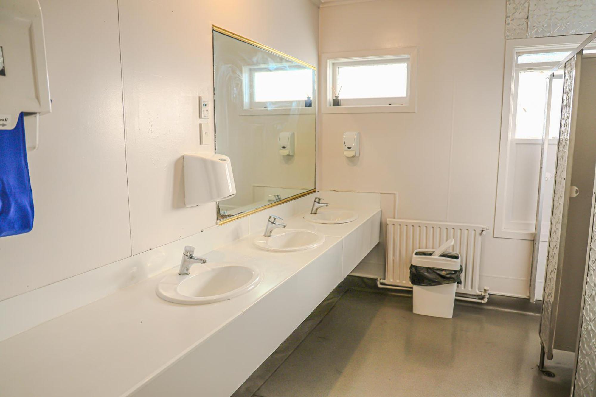 Crashpalace Backpackers Роторуа Экстерьер фото