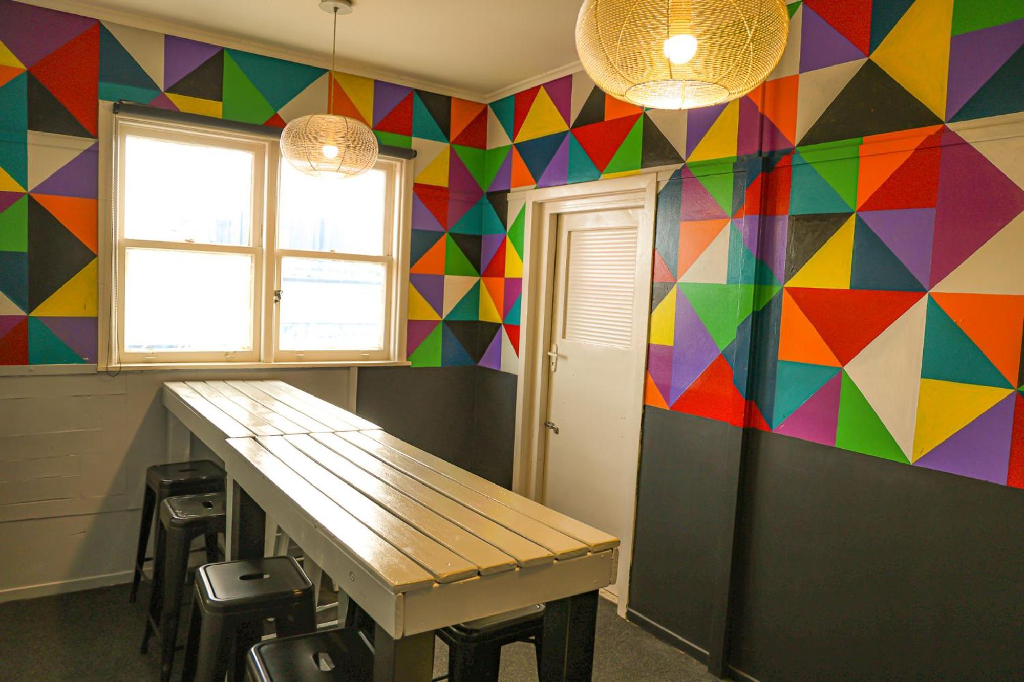 Crashpalace Backpackers Роторуа Экстерьер фото