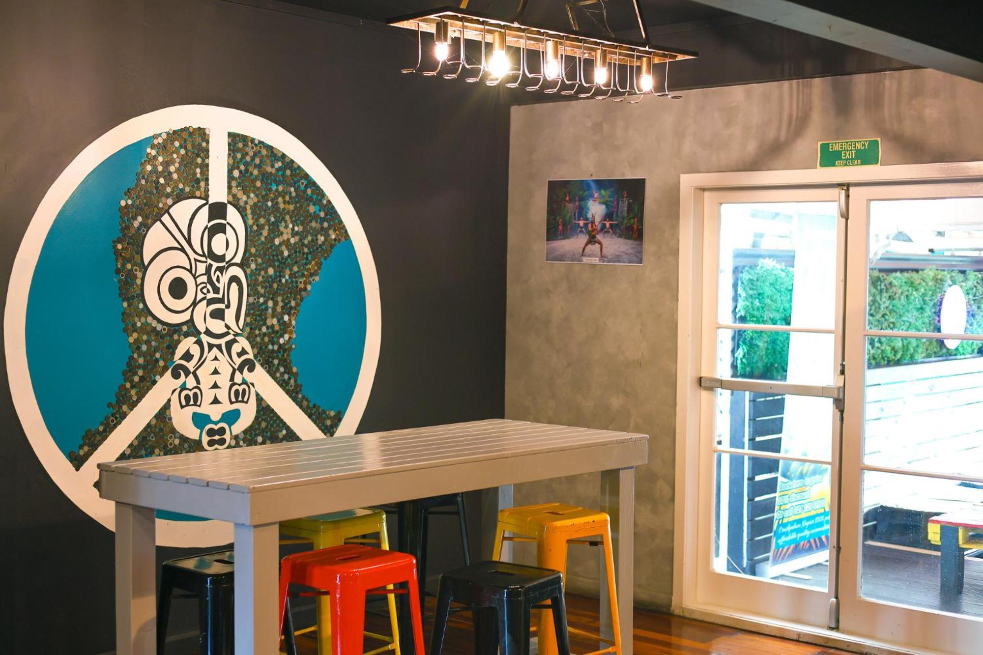 Crashpalace Backpackers Роторуа Экстерьер фото