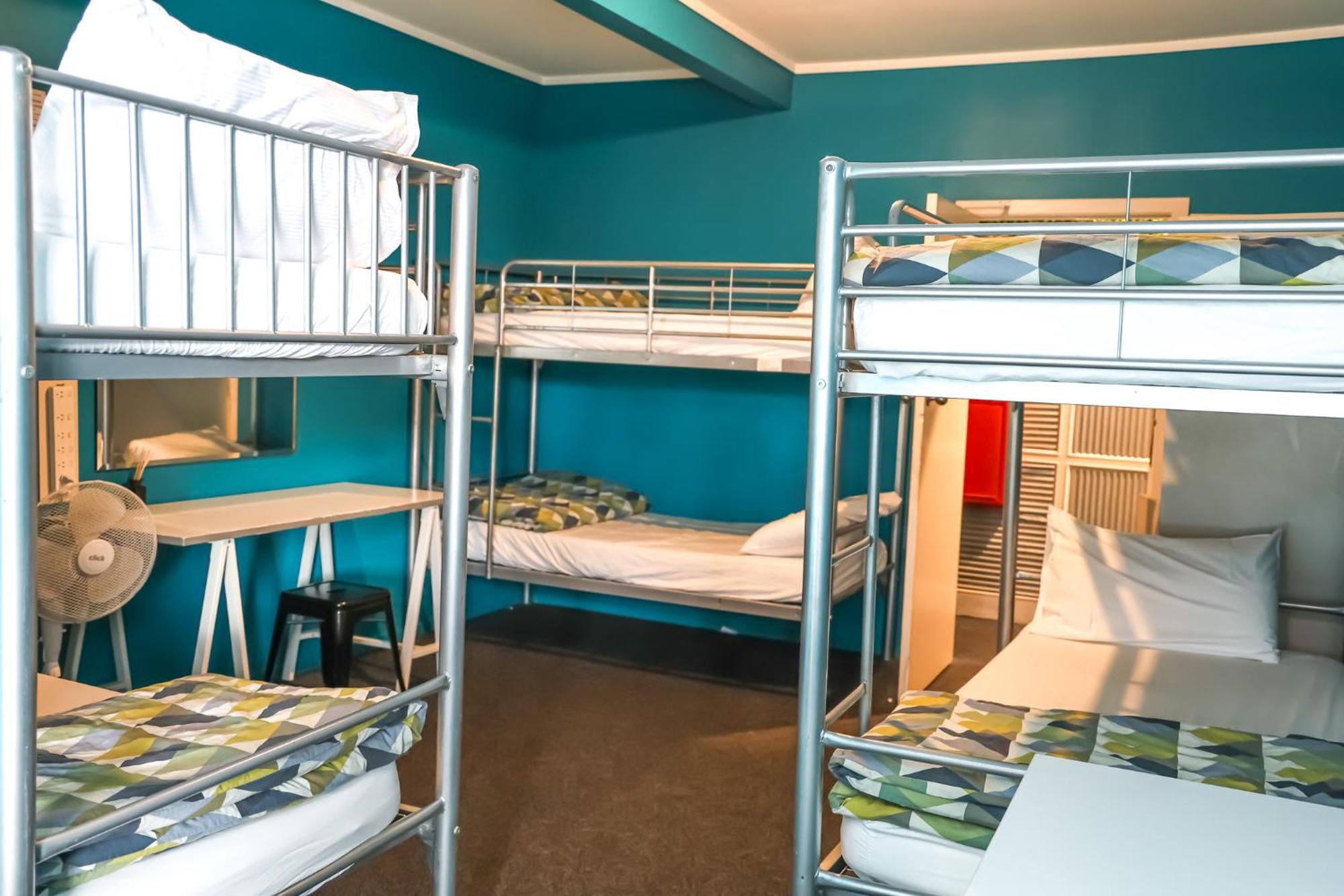 Crashpalace Backpackers Роторуа Экстерьер фото